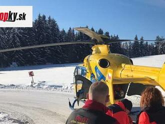 Sánkovačka sa takmer skončila tragédiou: Dieťa na boboch vletelo do prechádzajúceho auta