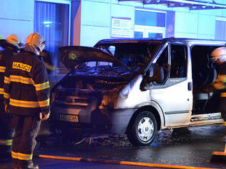 Jednotky HZS Klatovy a SDH Klatovy Luby zaměstnal požár dodávkového vozidla v ulici Dragounská v…