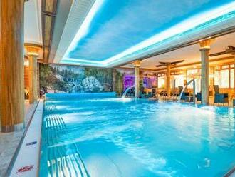 Hotel Sport Aqua *** s vodným a saunovým svetom, fitness, vstupom do Džungľa parku a polpenziou.