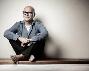 Ludovico Einaudi s klavírnym Underwater