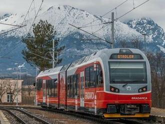 V Tatrách už jazdí päť nových električkozubačiek