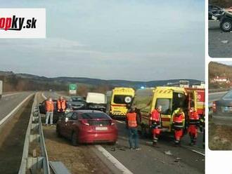 AKTUÁLNE Ďalšia vážna nehoda pri Zamarovciach: Zrážka štyroch áut, polícia odkláňala dopravu!