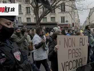 Ďalší protest proti epidemiologickým opatreniam: V Paríži zadržali takmer stovku ľudí