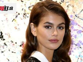 Kaia Gerber dobýja prehliadkové móla: Tieto rituály krásy si mladučká modelka osvojila od svojej mamy