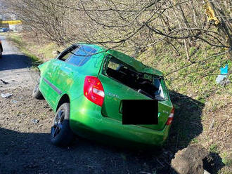 Jednotka ze stanice Ústí nad Labem zasahovala u dopravní nehody osobního auta v Chlumci. Auto sjelo…