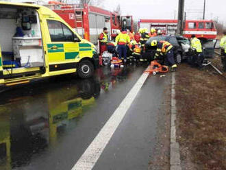 Jednotka ze stanice Most vyjela k dopravní nehodě osobního auta v ulici Železničářů v Mostě. Auto…