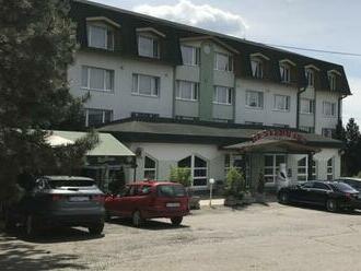 Euromotel sa nachádza na ceste prvej triedy E50 na okraji mesta Rimavská Sobota.