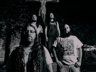 Haunter spájajú black a death metal s progresívnym prístupom