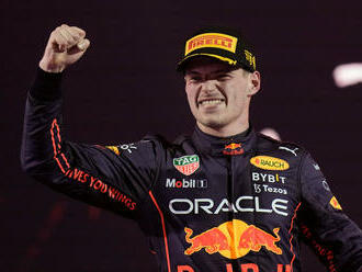 Opäť si nič nedarovali. Verstappen v tesnom súboji zdolal Leclerca