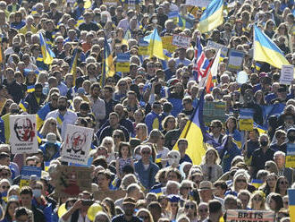 Tisíce ľudí v Prahe i Londýne protestovali proti ruskej agresii