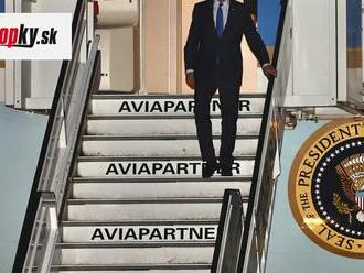 Americký prezident Joe Biden priletel do Bruselu na sériu summitov o agresii Ruska na Ukrajine