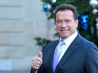 Aj legendárny Arnold musel zakloniť hlavu: Schwarzenegger sa stretol s najsilnejším mužom sveta!