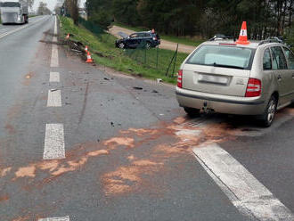 Na křižovatce silnice č. 11 s komunikací č. 323 v katastru obce Roudnice došlo ke střetu dvou…