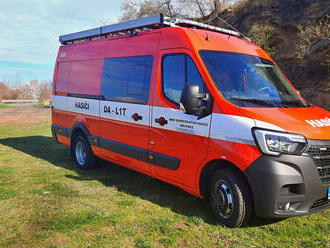 Renault Master dodala hasičům z Moutnice firma MOTO TRUCK, osmimístný vůz je v technickém provedení