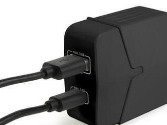 Sieťový adapter USB + Type-C PD18W s rýchlonabíjaním - v čiernej farbe.