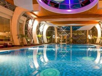 Sárvár: 5* Spirit Hotel Thermal Spa s termálnym wellness s 22 bazénmi + Saunový svet a polpenzia.