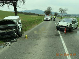 ČELNÁ ZRÁŽKA DVOCH ÁUT NA SPIŠI: Zranili sa štyria ľudia