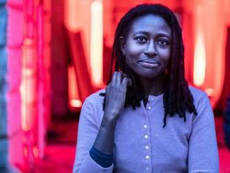 Česko, země šlehačky a kouře. Helen Oyeyemi tady žije a píše fantaskní romány