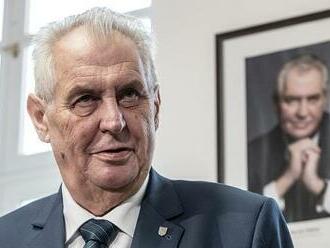 Raději Komenského. Zeman kvůli kontroverzní milosti mizí ze školních tříd