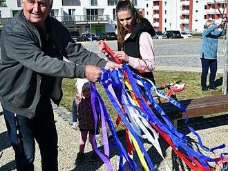 OBRAZEM: Zvířátka či vajíčka. Náměstí v Lounech krášlí velikonoční výzdoba