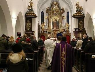 Češi ztrácejí víru: Nejvíce ateistů žije na Ústecku, nejvíce katolíků na Zlínsku