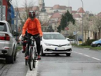 Nejčastější prohřešky cyklistů: Jízda po chodníku je jeden nešvar z mnoha