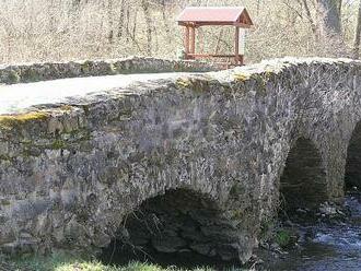 Záchrana středověkého mostu ve Věžnici se vzdaluje. Stát nemá peníze