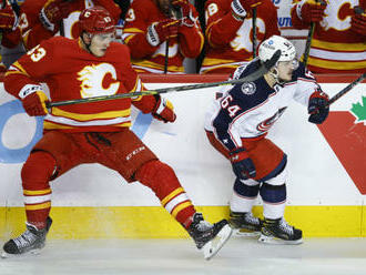 Adam Ružička na farmu ani nemusel cestovať, je späť v prvom tíme Calgary Flames