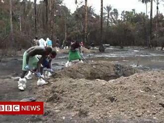 Nigeria's illegal oil refineries: Victims of blast buried in mass graves