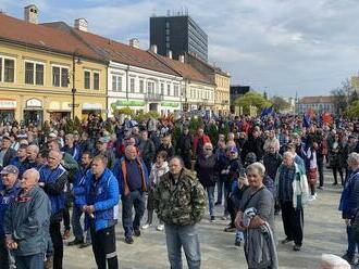 Začala sa vlna protestov. Hovorte s nami, odkazujú vláde odborári