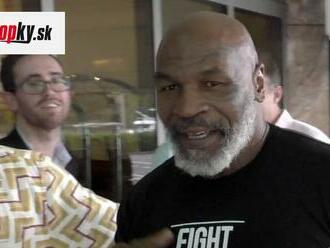 VIDEO Mike Tyson šokoval na palube lietadla: Surovo ZMLÁTIL drzého mladíka!