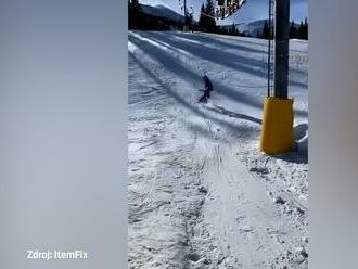 Strastiplná cesta snowboardistu na vleku baví internet: Zaručene vás rozosmeje!