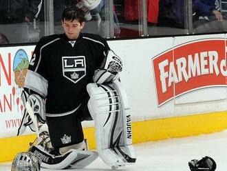 Gól, aký sa v najlepšej lige sveta len tak nevidí: Hviezdny brankár Los Angeles Kings sa červenal od hanby