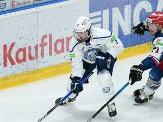 Takto sa bojuje o čo najlepšiu pozíciu na drafte NHL! Tínedžer Šimon Nemec prekonal ďalší extraligový rekord