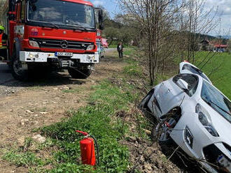 V Hošťálkové havaroval osobní automobil, nikdo nebyl zraněn