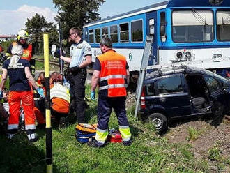 Hasiči ze stanice Roudnice nad Labem a Správy železnic z Kralup nad Vltavou zasahovali u dopravní…