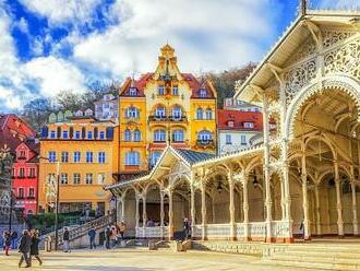 Karlove Vary pri Tržnej kolonáde v Hoteli Romance **** s raňajkami, romantickou večerou a zákuskom.