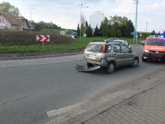 Profesionální hasiči z Rychnova nad Kněžnou a dobrovolní hasiči z Kostelce nad Orlicí vyjeli…