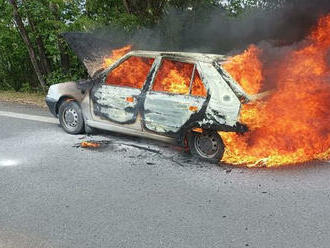 K požáru osobního automobilu vyjela jednotka HZS Slaný na 17,5. kilometr dálnice D7 ve směru na…