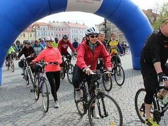 VIDEO: Na kole vinohrady vyrazilo bezmála tisíc cyklistů, pěších i koloběžkářů