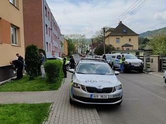 Muž s granátem v Libouchci vyhrožoval sebevraždou. Policisté evakuovali okolí