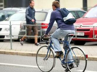 Zmatení řidiči i cyklisté. Pletou si cyklopruh a koridor, zjistil průzkum