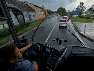 Do Česka dorazí přeháňky a bouřky. Teploty mohou atakovat tropickou třicítku