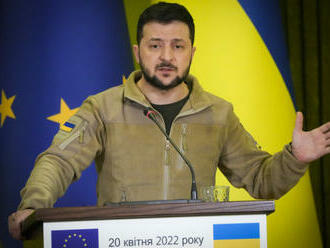 Ruskí vojaci si ešte môžu zachrániť život. Zelenskyj ich vyzval, aby nebojovali na Ukrajine  