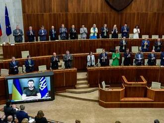 Zelenskyj poďakoval poslancom: Iné krajiny by sa mohli od vás učiť! KTO v parlamente nebol?