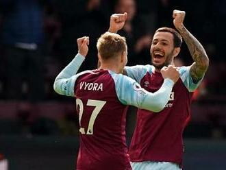 Burnley v pasti. V případě pádu Vydry a spol. hrozí klubu astronomická pokuta