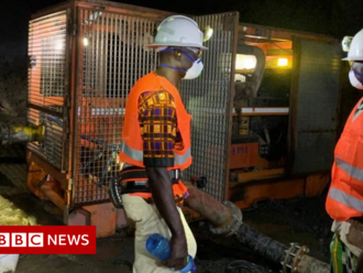 Burkina Faso trapped miners: Families have hope after three weeks