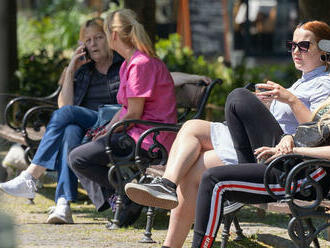 Pribudlo päťsto nakazených, hospitalizovaných je 493 ľudí