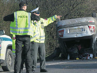 Policajné menovky končia. Krok proti občanom, upozorňujú kritici