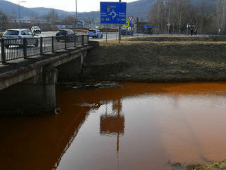 Rieka Slaná je stále červená, revitalizácia bude náročná